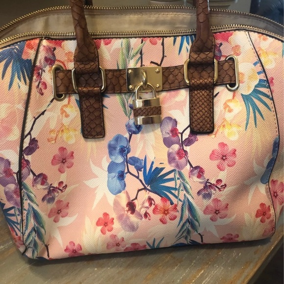 Purse - Picture 2 of 4